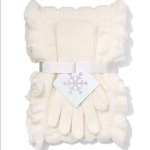 New York and Company Scarf Set